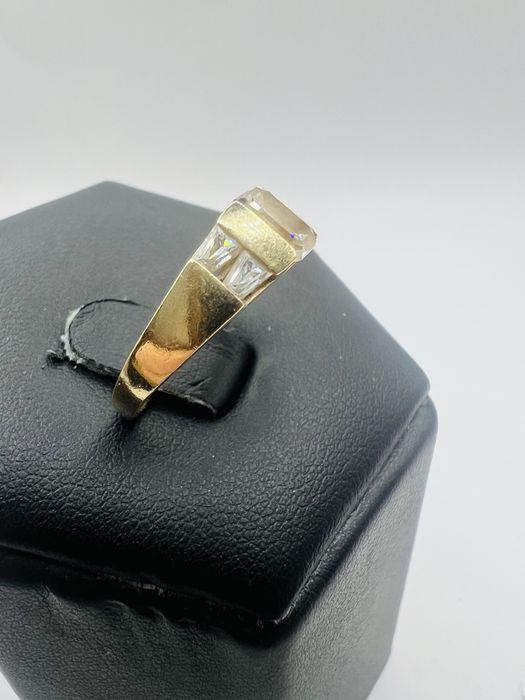 Złoty pierścionek pr. 585