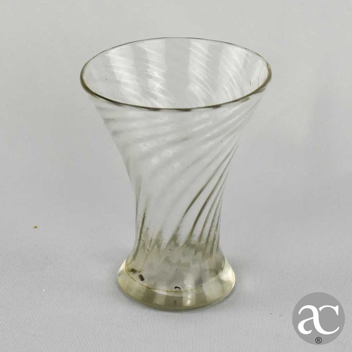 Copo em vidro soprado, finais do séc. XVIII