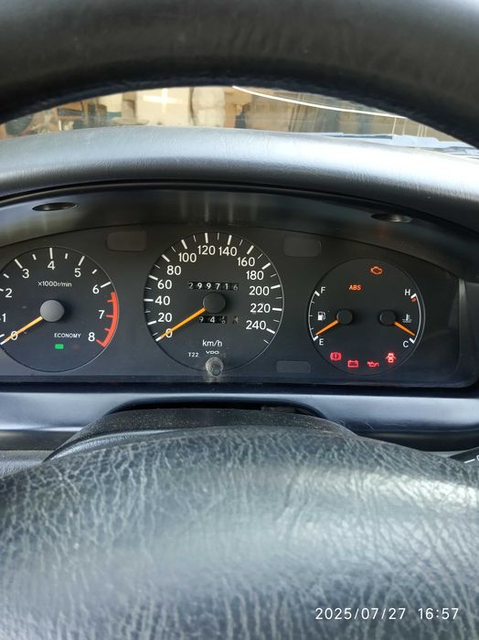 Автомобіль Toyota Carina-E