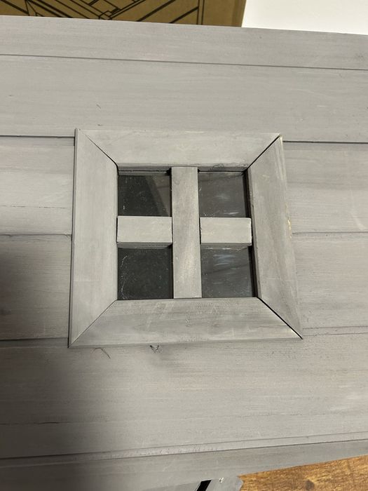 Domek drewniany dla kota marki Vaunot/ skrzynia