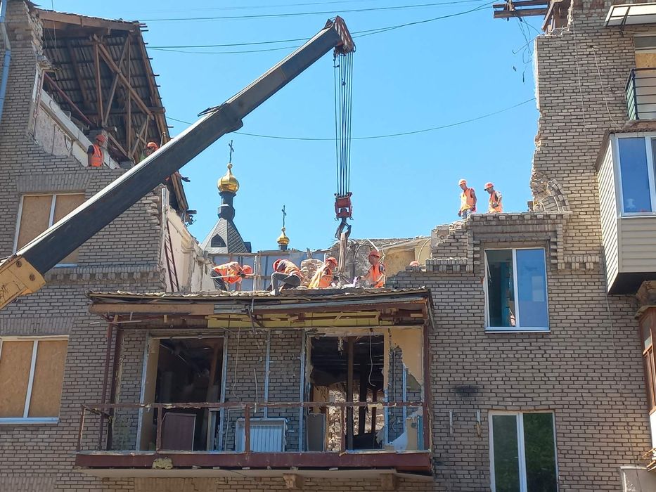 Демонтаж любой сложности домов