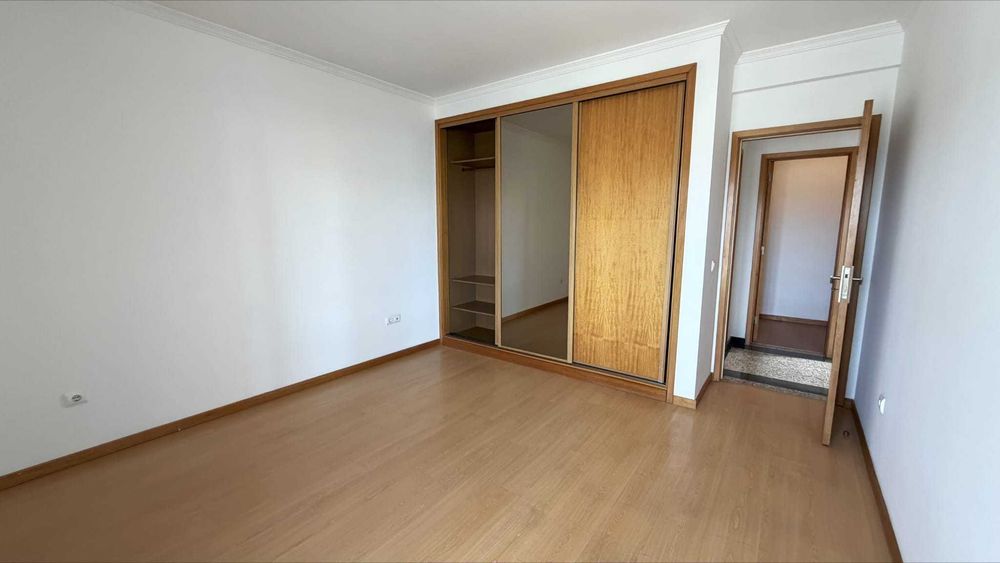 T3+1 em V. N. de Gaia , último piso recuado com vista mar.