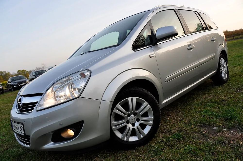 Opel Zafira COSMO 1.8 140KM. Skóra Klimatronik Nawigacja Alufelgi 2xPc!