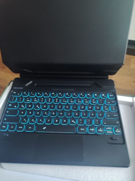 Чехол-клавиатура Dexnor для Samsung Galaxy Tab S9 Ultra.