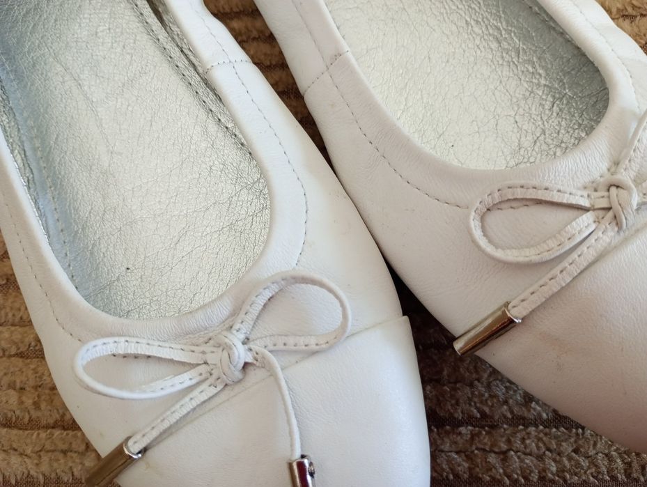 Baleriny białe skora