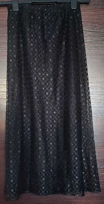 Spódnice na cieplejsze dni. Dodatkowo spódnica i golf gratis!