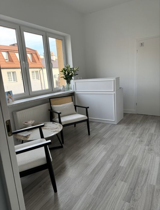 Odstąpię gotowy lokal usługowy w centrum Pruszkowa, niski koszt najmu