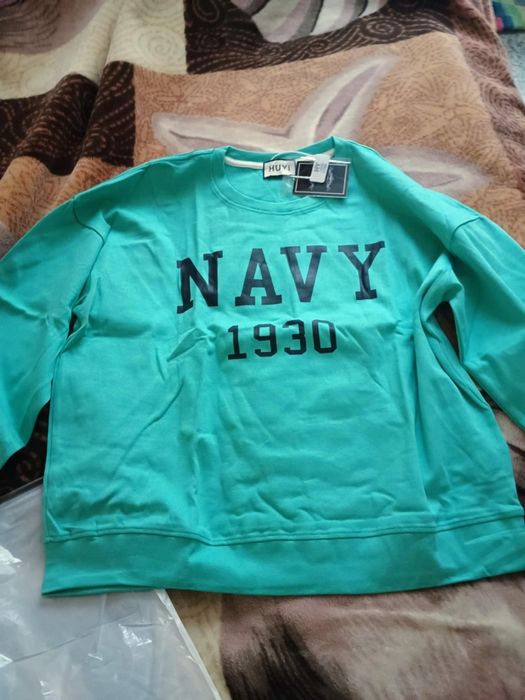 Sprzedam Bluzkę  Z Długim Rękawem