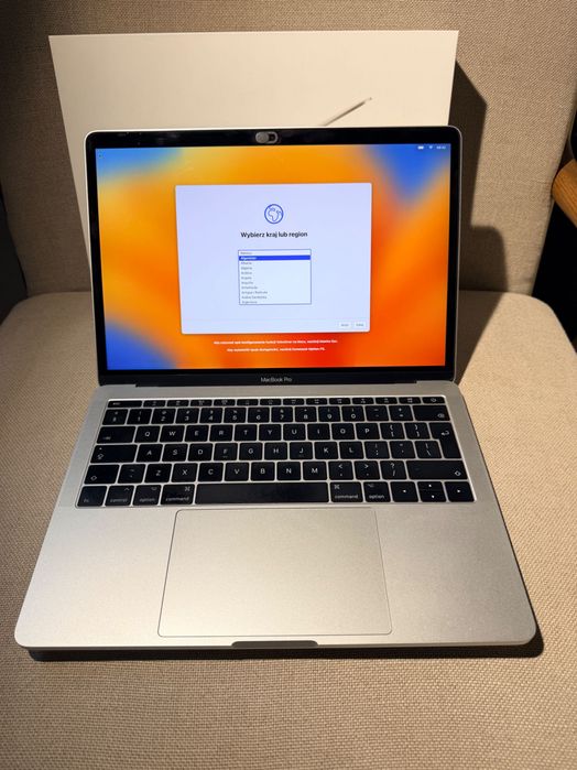 Mackbook Pro 13" model z 2017 (zakupiony w 2019)  , i5, GHZ / 8GB, 256 GB SSD / Retina