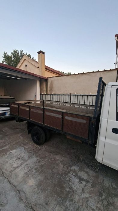 Vendo Automovel Ligeiro  de Mercadorias
