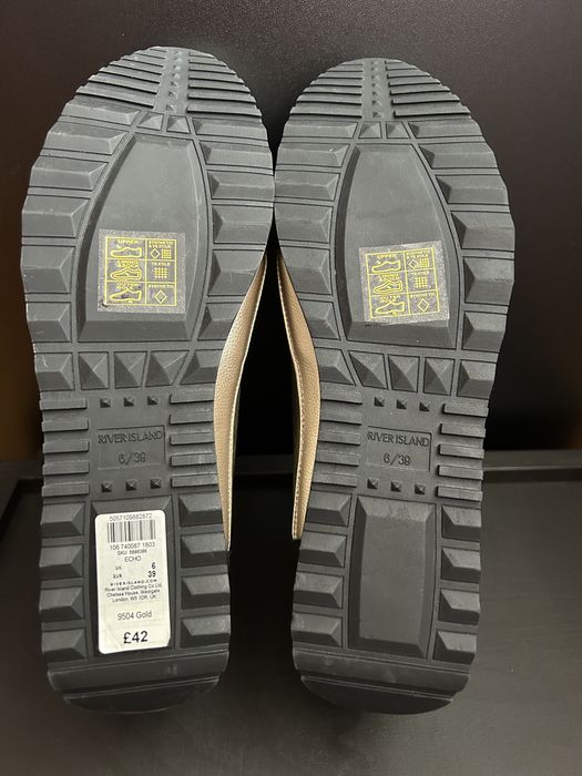 Buty River Island