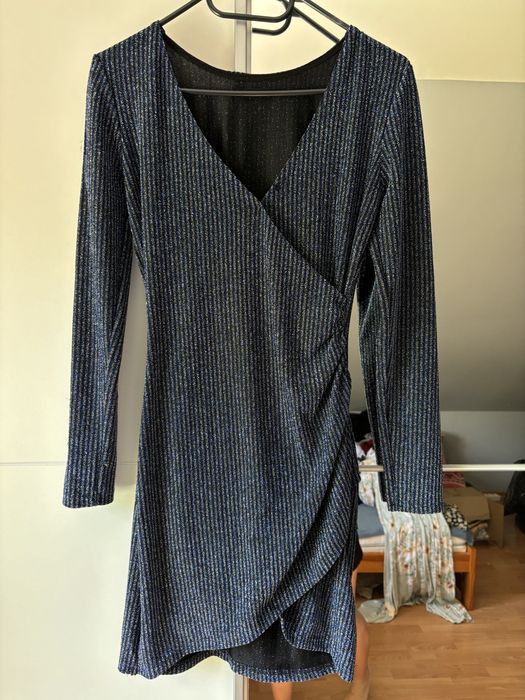 Brokatowa sukienka Cropp S