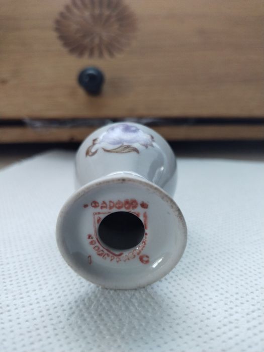 Фарфорова сільничка