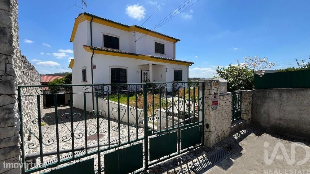 Moradia isolada T3 em Ançã