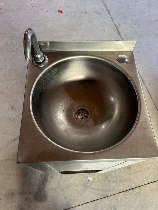 Bebedouro totalmente em inox