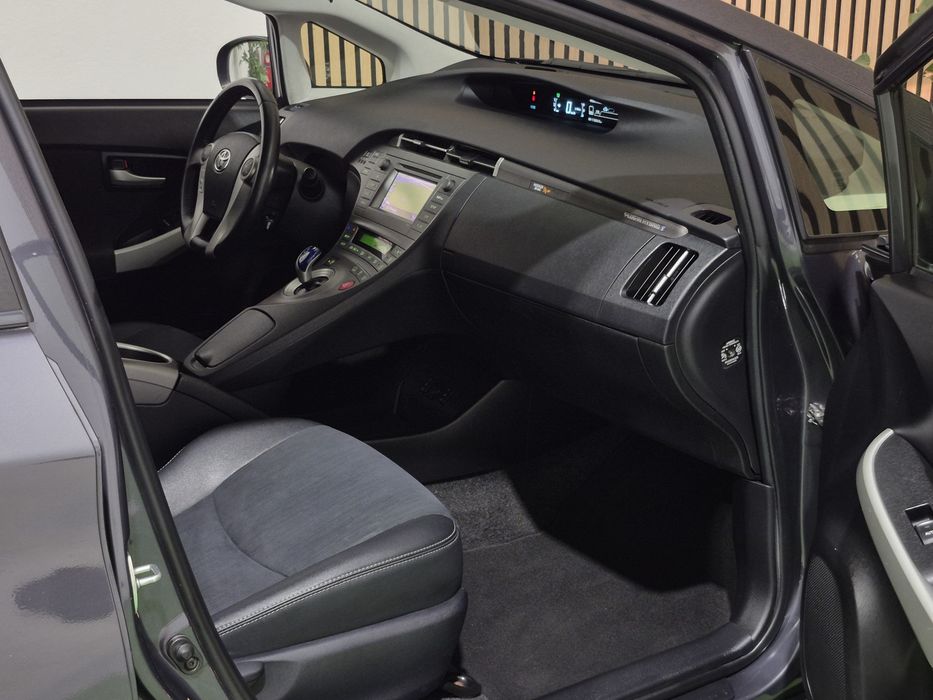 Toyota Prius 1.8 PLUG-IN Hybrid | GARANTIA | NACIONAL