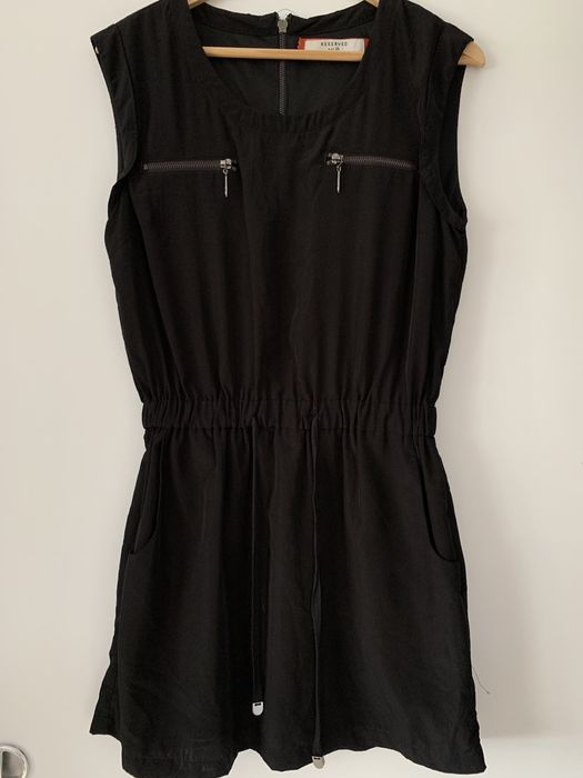 Czarna sukienka Reserved
