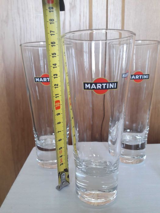 Zestaw wysokich szklanek Martini