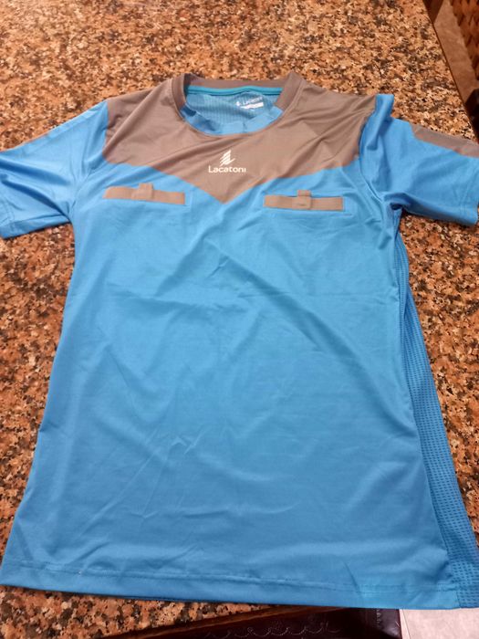 Vendo 3 camisolas  35€ azuis bebe de arbitro de futebol