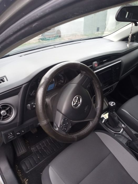 Toyota Auris 1.6  benzyna