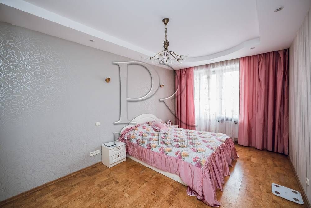 Продаж 3к квартири. м. Лівобережна. Микільсько-Слобідська 6