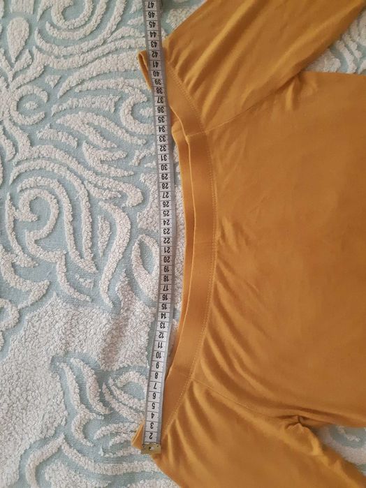 Блузка с открытими плечами