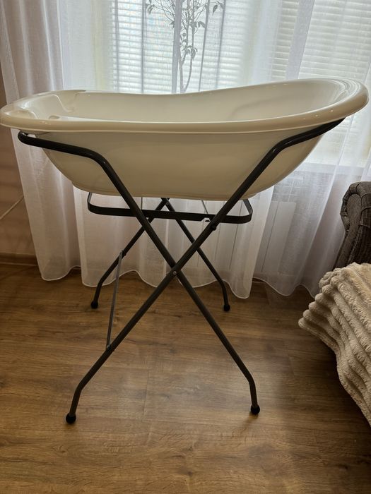 Дитяча ваночка з підставкою