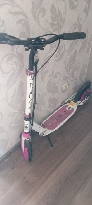 Майже новий самокат