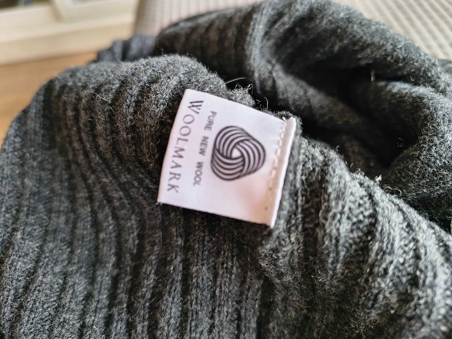 Sweter wełniany
