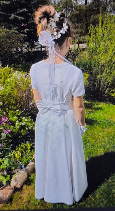 Sukienka komunijna z dodatkami