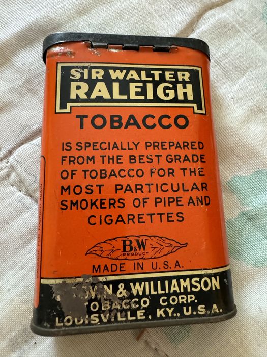 Lata antiga de tabaco