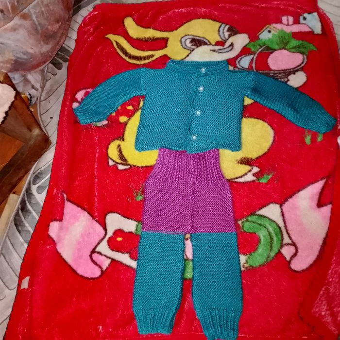 Продам в'язаний костюм і плаття