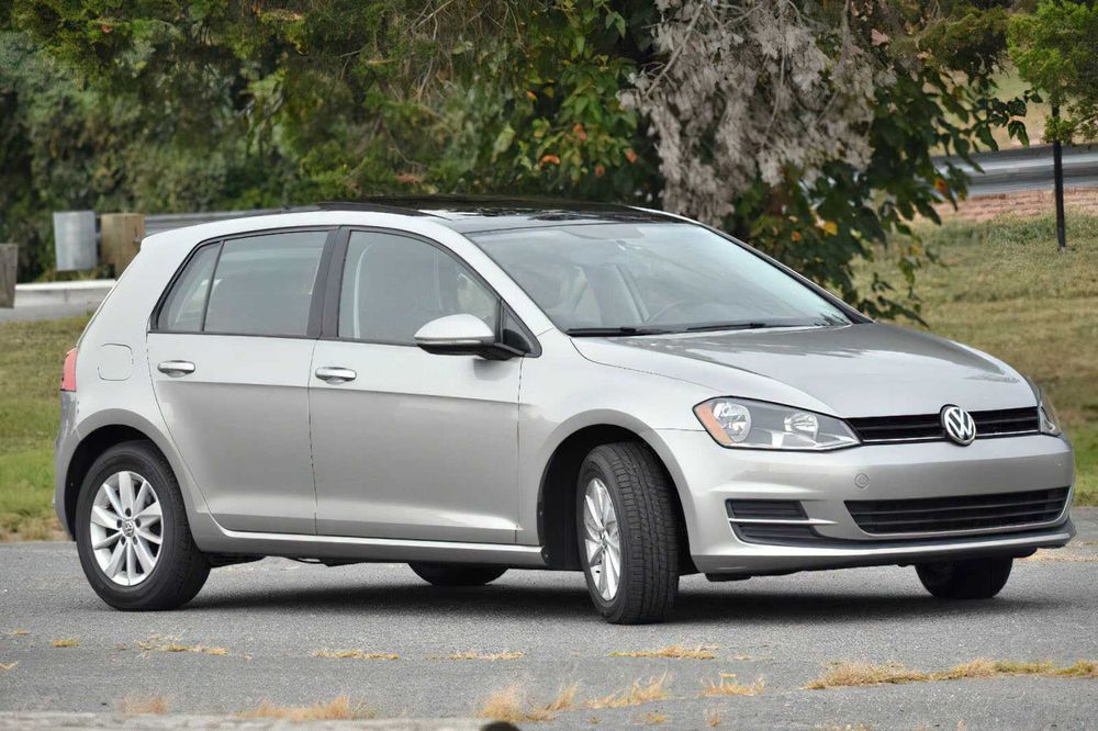 Volkswagen Golf S      2015