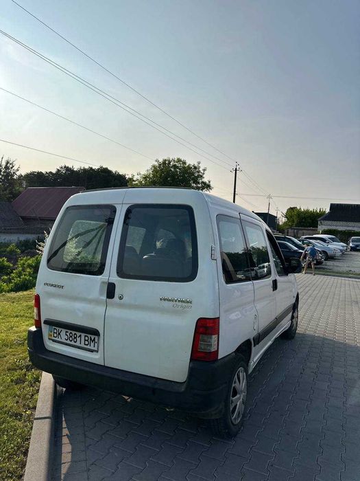 Peugeot Partner 2011 рік 1.6 HDI пасажирський з боковою дверкою