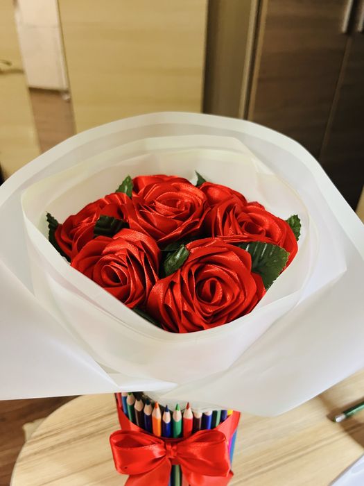 Штучні квіти,атласні троянди