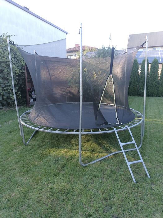 Trampolina ogrodowa