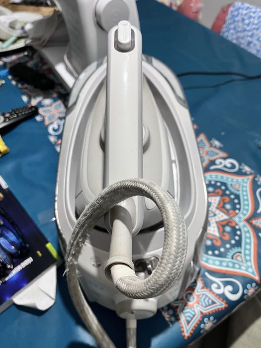 Ferro de passar com caldeira da marca philips