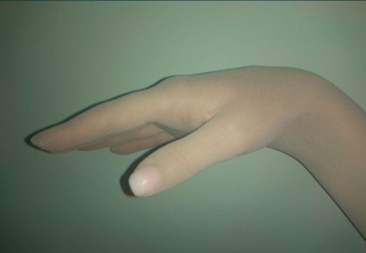 Pończochy, długie rękawiczki nylonowe