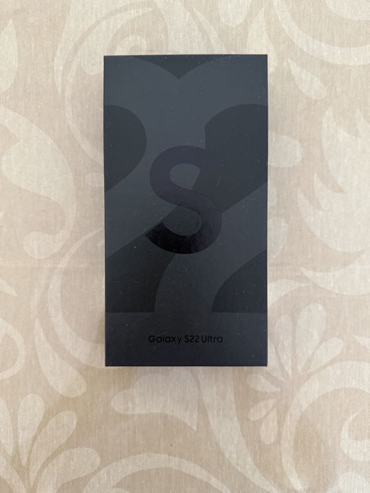Samsung Galaxy S22 Ultra 256GB Dual SIM + Capa Spigen + Películas