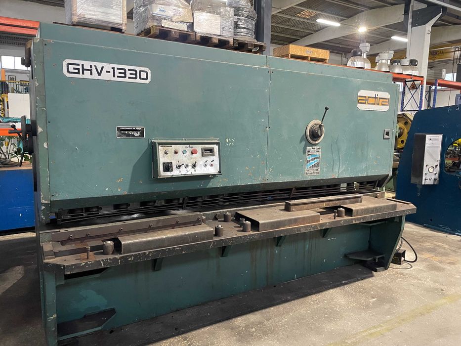Guilhotina Hidráulica ADIRA GHV-1330 usada