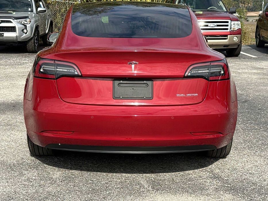 Tesla Model 3 Long Range      2019