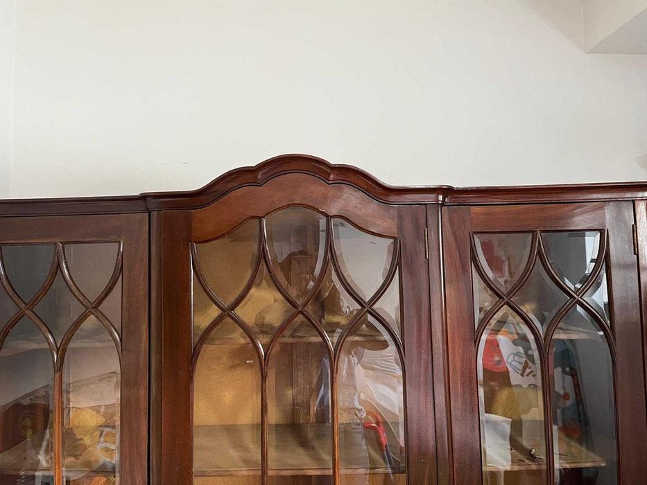 Cristaleira de madeira Vintage