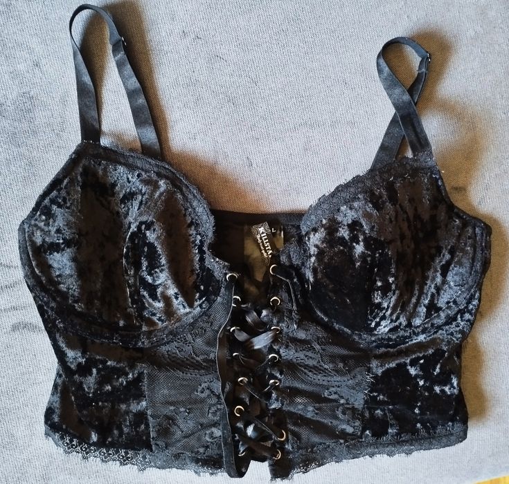Crop top  czarny killstar L