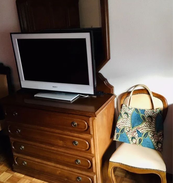 Mobilia de Quarto em Madeira