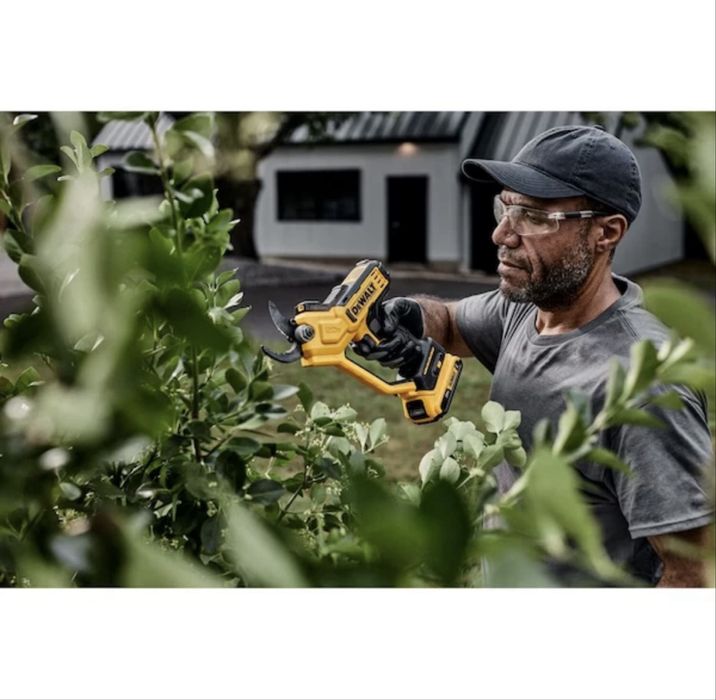 Акумуляторний сікатор Dewalt DCPR320 20v.