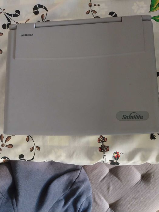 Caixa de maquina de fazer roscas em tubos.portatil Hp,toshiba .