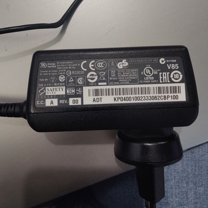 Acer Portable Laptop with Touchscreen Aspire V5-122P64740044347137124