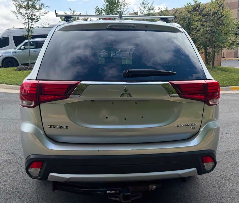 Mitsubishi Outlander      2018