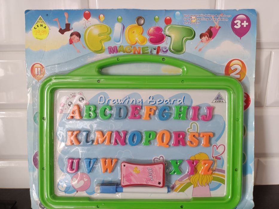 Tablica magnetyczna z literami