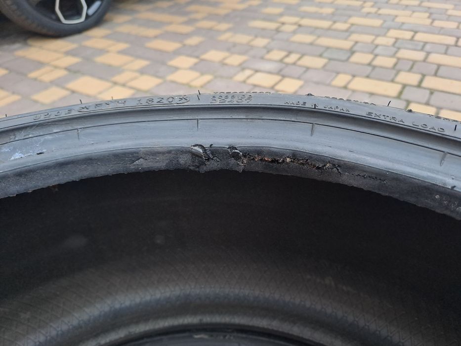 Продаю Шини 225/35 R19
